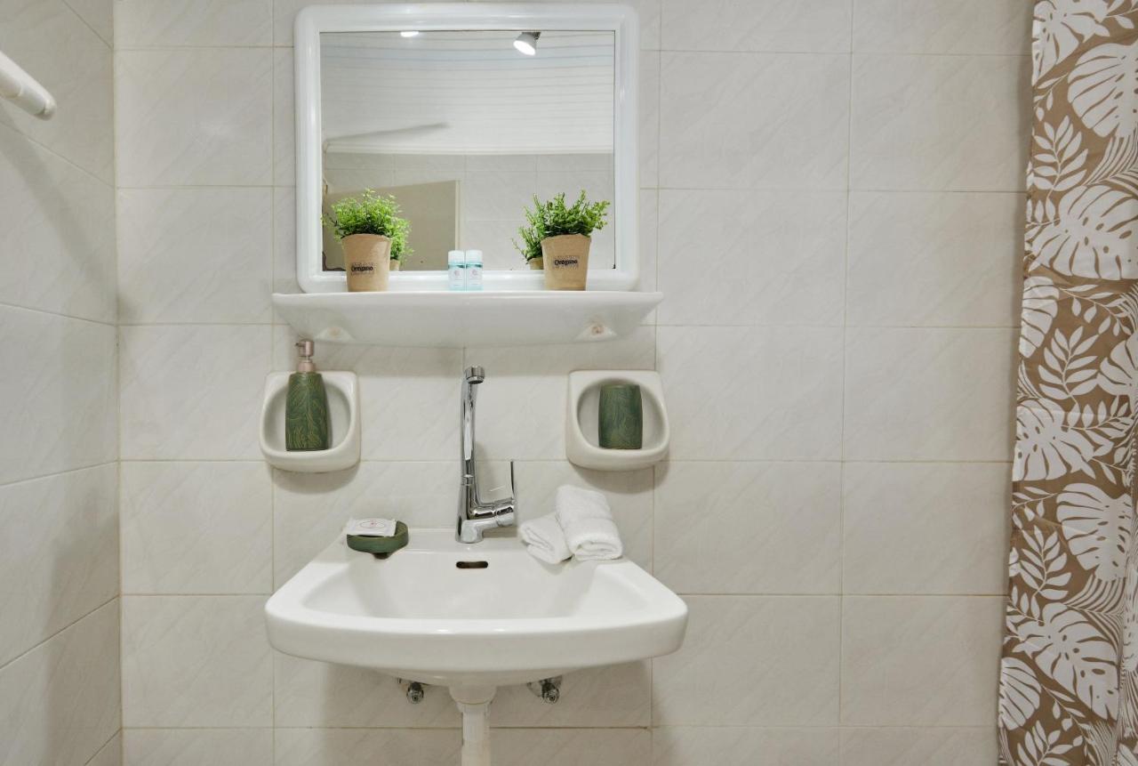 P Koklas Apartments ไซคิย์นธอสทาวน์ ภายนอก รูปภาพ