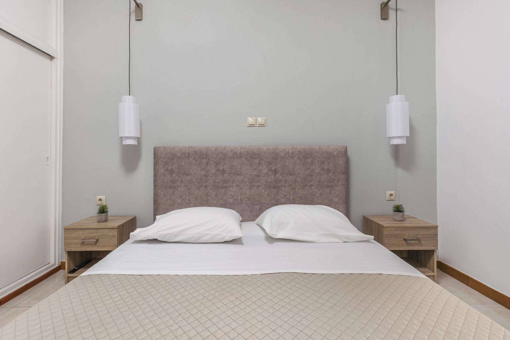 P Koklas Apartments ไซคิย์นธอสทาวน์ ภายนอก รูปภาพ