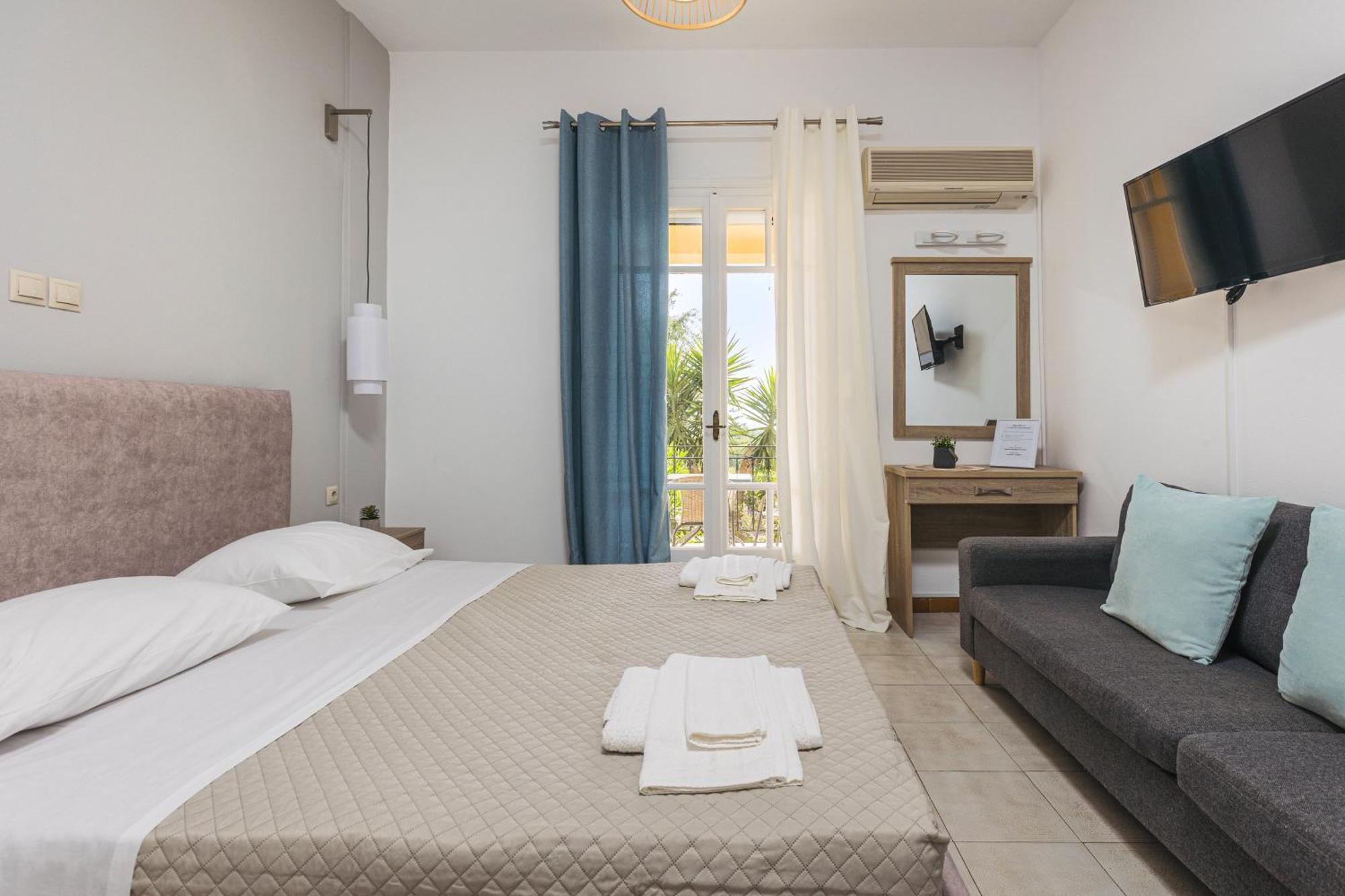P Koklas Apartments ไซคิย์นธอสทาวน์ ภายนอก รูปภาพ