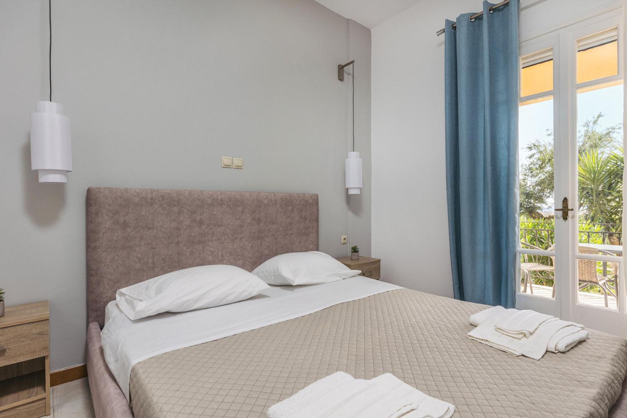 P Koklas Apartments ไซคิย์นธอสทาวน์ ภายนอก รูปภาพ